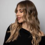 Lucía Gil Instagram – El mes pasado estuve visitando a @soniacases_hairstylist y a todo su equipo para cuidar mi pelo 🤍 Gracias a @hairdreams_esp , por hacer que me sienta tan cómoda y por transformar mi melena de una manera tan natural 💕