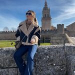 Lucía Gil Instagram - Estoy yo ahora mismo al sol en el campo? 🌾NO Estoy estudiando como siempre taaaarde… pero ya me queda poco para volver a ser libre y dedicarme a mis cosas. Os dejo esta foto tan bucólica en un pueblo chulisimo de Soria 😂 Porque así me ha apetecido. 🤍