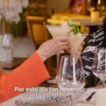 Lucía Méndez Instagram - Convenciendo a @victoriaruffo de que se una a #siemprereinas solo por @netflixlat , Ya disponible 😱 #netflix #victoriaruffo 💞