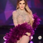 Lucía Méndez Instagram - Mis amores ya por fin es hoy el estreno de mi nuevo show con @vedetteshow en el Hotel Fiesta Americana Todos los Viernes y Sábados, ya quiero que vean todo las sorpresas que preparamos con tanto amor, los espero y los amo no lo olviden, voy a tener la oportunidad de estar más cerca de ustedes con estas nuevas noches de cabaret. 💋💋💋 @crnentertainmentmx