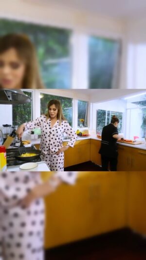 Lucía Méndez Instagram - ¿Y a ustedes como les salen los huevos? 🍳 #siemprereinas @netflixlat