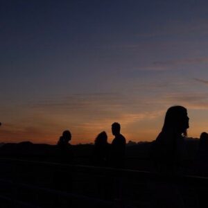 Lúcia Moniz Instagram - #aindasobreopôrdosol #mesmoantesdasuperlua #stillaboutsunset #justbeforesupermoon #nofilterwhatsoever
#serradocumeilhaterceira #sunsetandfriends