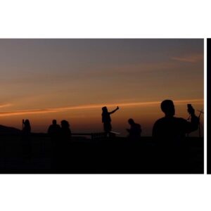Lúcia Moniz Instagram - #sunset #moonrise