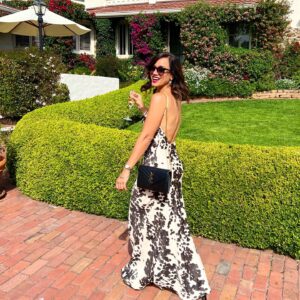 Luciana Faulhaber Instagram - One for the books 💍✨

#weekendgetaway #weddingseason #love #loveisintheair #fun #friends #gratitude #partay #sunkissed