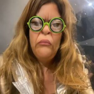 Luciana Paes Instagram - Arraste para o lado! #ohmeudeux 

Eu e @lucianapaesviva esperando para ver um filme! Kkk

Qual video gostou mais?

#humor #comedia #filtro