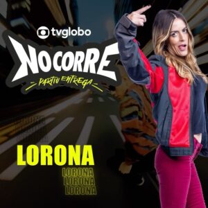 Luciana Paes Instagram - Conheça Lorôna! 🚴‍♀️💪🏼

Com seu cabelo longo e atitude casca-grossa, Lorôna conquistou o respeito de todos sem precisar dizer uma palavra. Seu humor sincerão e sarcástico é a resposta perfeita para qualquer excesso de fofura no grupo. 🙃💬

Quando alguém tenta enrolá-la, ela solta um “sem tempo, irmão!” e segue firme. 

Além de motoboy, Lorôna é figurante de novela, trazendo sempre as últimas fofocas dos bastidores. 🎬📸

No fundo, ela ama os colegas, mas é bem lá no fundo mesmo. ❤️