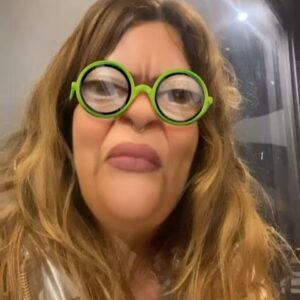 Luciana Paes Instagram - Arraste para o lado! #ohmeudeux 

Eu e @lucianapaesviva esperando para ver um filme! Kkk

Qual video gostou mais?

#humor #comedia #filtro