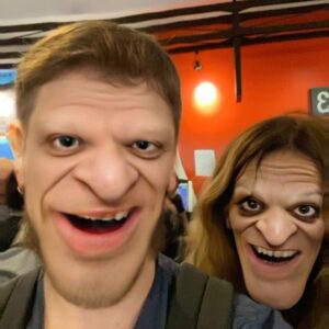 Luciana Paes Instagram - Arraste para o lado! #ohmeudeux 

Eu e @lucianapaesviva esperando para ver um filme! Kkk

Qual video gostou mais?

#humor #comedia #filtro