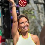 Luciana Abreu Instagram – Mudar pode ser complicado mas acomodarmo-nos é estagnar.
O impossível não é um facto, é uma opinião.
Não deixes que ninguém limite o teu horizonte.
Acredita no teu tamanho e dissipa toda a tua insegurança na temporalidade. Foca-te nos teus objetivos e abraça-te: a ti e à vida 🎈♥️🥳
OBRIGADA Sesimbra , fui feliz aqui. 🙏🏼