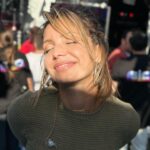 Luciana Abreu Instagram - Reza a história que “O homem só envelhece quando os lamentos substituem seus sonhos” Se alguém está tão cansado que não te possa dar um sorriso, deixa-lhe o teu. Somos livres para fazermos as nossas próprias escolhas, porém seremos sempre escravos das suas consequências. OBRIGADA POCEIRÃO fez-se luz ♥️