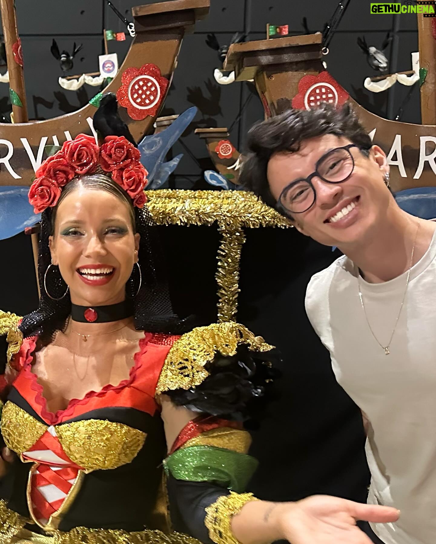 Luciana Abreu Instagram - Amado Santo Antonio, que a tua luz divina continue a invadir-nos de esperança , amor , união e resiliência. Gratos pela magia que vivemos. Acreditamos , confiamos e entregamos nas tuas mãos. OBRIGADA a toda família MARVILA @marchademarvila por me terem recebido de braços abertos. Sinto-me a rejubilar de orgulho. É uma honra ser vossa Madrinha. Tremo de tanta alegria, emoção e felicidade sempre que me lembro de vós. Obrigada público maravilhoso pelos abraços e beijos que recebi ontem. Até dia 12 de Junho, na nossa Avenida da Liberdade ♥️ Obrigada @marchaspopulares2024 por fazerem a diferença ao continuarem a enaltecer as nossas tradições. 😘