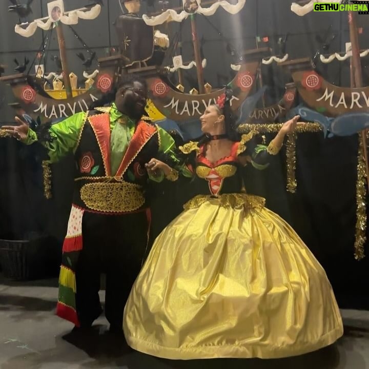 Luciana Abreu Instagram - Amado Santo Antonio, que a tua luz divina continue a invadir-nos de esperança , amor , união e resiliência. Gratos pela magia que vivemos. Acreditamos , confiamos e entregamos nas tuas mãos. OBRIGADA a toda família MARVILA @marchademarvila por me terem recebido de braços abertos. Sinto-me a rejubilar de orgulho. É uma honra ser vossa Madrinha. Tremo de tanta alegria, emoção e felicidade sempre que me lembro de vós. Obrigada público maravilhoso pelos abraços e beijos que recebi ontem. Até dia 12 de Junho, na nossa Avenida da Liberdade ♥️ Obrigada @marchaspopulares2024 por fazerem a diferença ao continuarem a enaltecer as nossas tradições. 😘