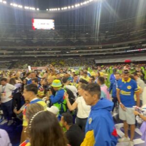Luciana Sismondi Instagram - @cruzazul vs @clubamerica en la final del fútbol mexicano! 💥💥😮‍💨 

Qué diversión ser parte de este día! Felicidades a los campeones!!