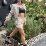 Luciana Sismondi Instagram - El cuerpo necesita descanso, la mente necesita paz y el corazon necesita alegría. A dárselos hoy con un look relajado y mis botas favoritas de @palladium_mx porque mañana regresamos con todo a trabajar. 😮‍💨🫶🏼 y ustedes, ¿qué planes tienen para estos días? Los leo 👀