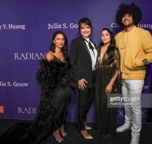 Luciane Buchanan Instagram - Thank you to the @capeusa team for such a wonderful, inspiring evening celebrating API women & non-binary in entertainment, specifically @peakpasifika co-founder/showrunner and all round Samoan badass @dledouxm 👊🏽🌺 Every recipient left us all so moved to keep killing it in our fields, honoring our ancestors and knocking down those zzz doors. I feel so lucky standing with you 🤯 The PI film community here is small (but mighty) and I can’t wait for the following years to have more us repping out hurrr! 🌊

Thank you again to @benjaminholtrop for dressing me in all API drip and bringing the dr~a~ma to these hotel walls 😂🦚✨