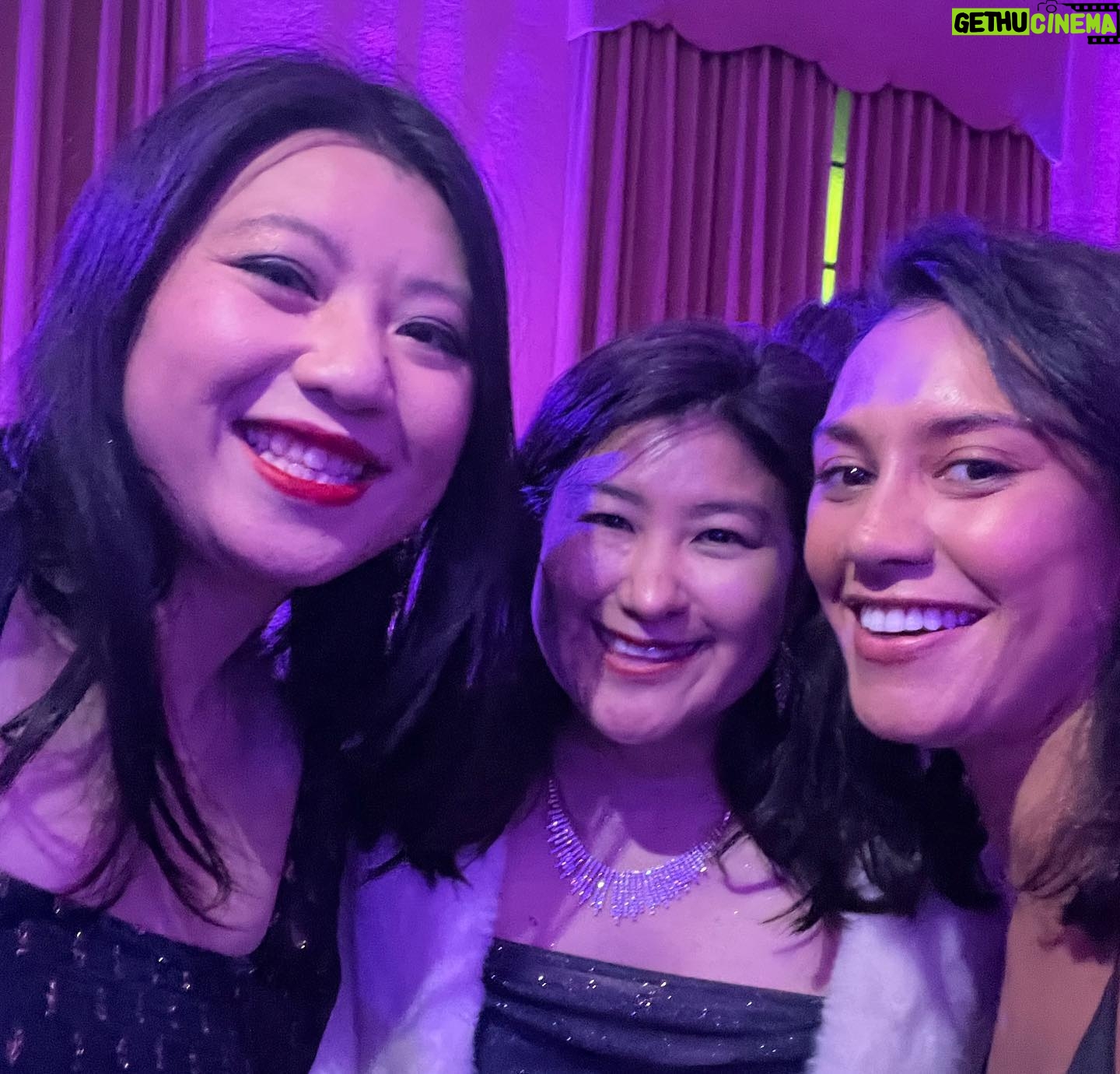 Luciane Buchanan - 19.6K Likes - Thank you to the @capeusa team for such a wonderful, inspiring evening celebrating API women & non-binary in entertainment, specifically @peakpasifika co-founder/showrunner and all round Samoan badass @dledouxm 👊🏽🌺 Every recipient left us all so moved to keep killing it in our fields, honoring our ancestors and knocking down those zzz doors. I feel so lucky standing with you 🤯 The PI film community here is small (but mighty) and I can’t wait for the following years to have more us repping out hurrr! 🌊
Thank you again to @benjaminholtrop for dressing me in all API drip and bringing the dr~a~ma to these hotel walls 😂🦚✨