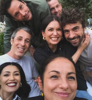 Lucie Bernardoni Instagram - Soirée @tele7jours merci à @jeremyparayre et tous les copains. 

@michael.mmcgold 
 @benjelloun_malika @karimacharni @tof_beaugrand @agustingaliana @ludoloco @stephanetasi @medi.sadoun 

Ma tenue: @mariannebymariejordane made in france 🇫🇷 pour @faitenfrance_lemag @antho_vitorino