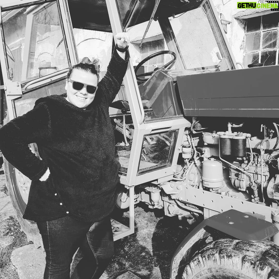 Lucie Polišenská - 9.1K Likes - Vyhlížím jaro! Snad vyjedu brzo do polí 😀