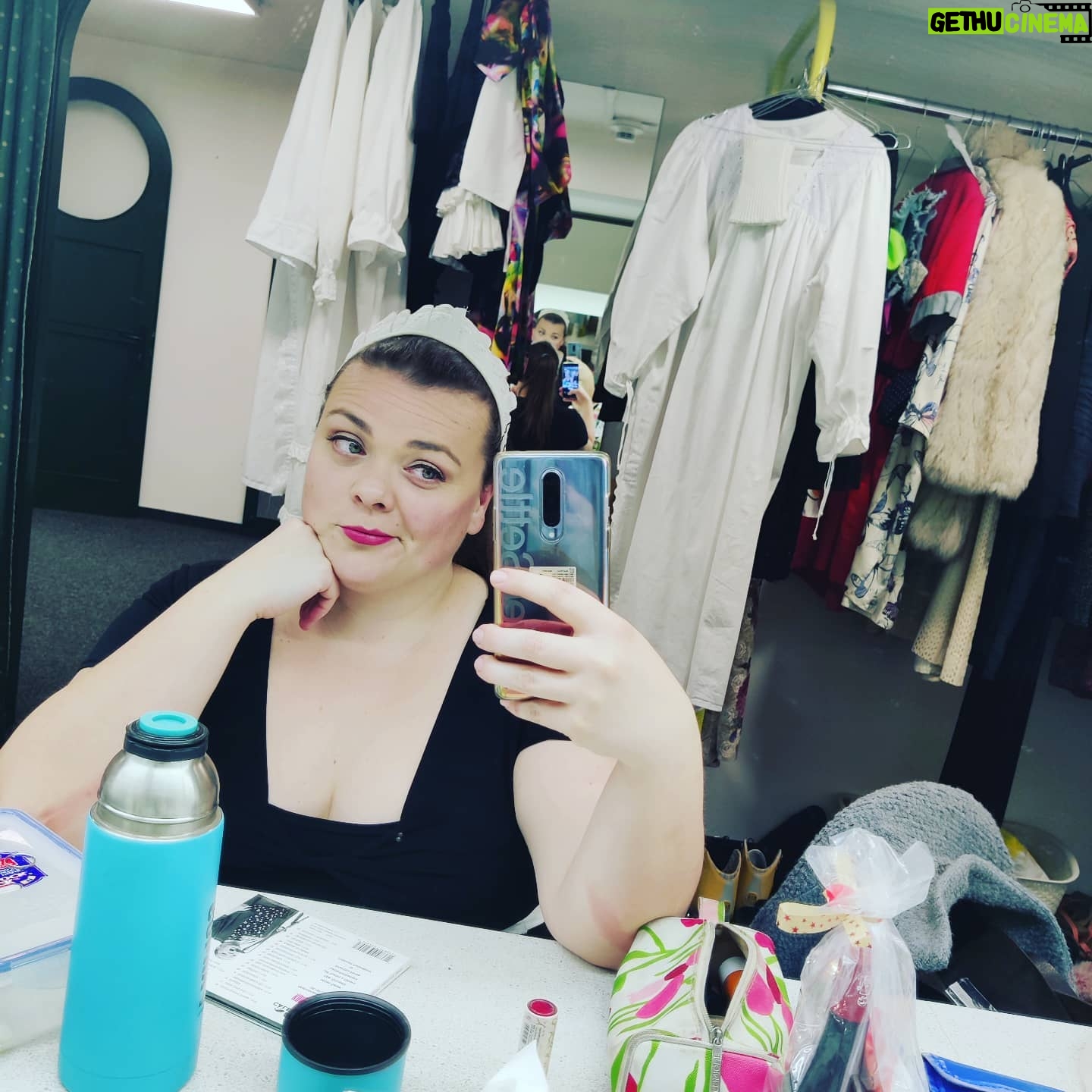 Lucie Polišenská - 4.2K Likes - @cabaret.calembour Dneska poslední Plejtvák v tomto roce .. Čekám až přijde Dobromila! 😄