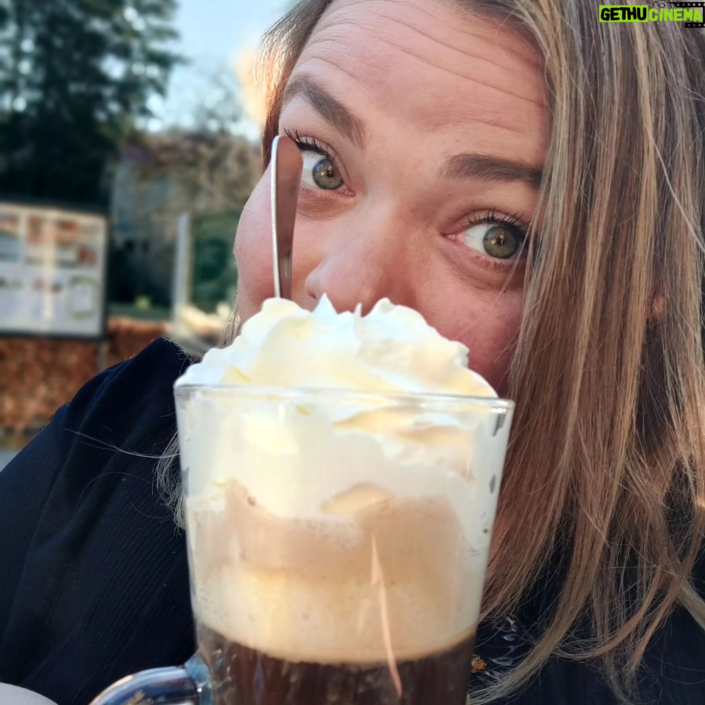 Lucie Polišenská - 6.2K Likes - #luhacovice @svatbyprema Prodloužený víkend s kamarádkou. Je to potřeba si takhle vyjet. Trocha luxusu ještě nikoho nezabila!😍😍😍