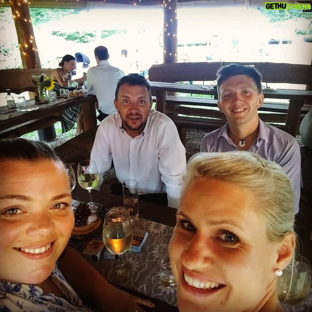 Lucie Polišenská - 5.5K Likes - @svatbyprema @netopeirac #svatba NA MORAVSKÉ SVATBĚ! Tak se nám ta naše Barča vdala. Bylo to krásné,ale ty posvatební rána jsou prostě náročná 😉😉😉🥰🥰🥰