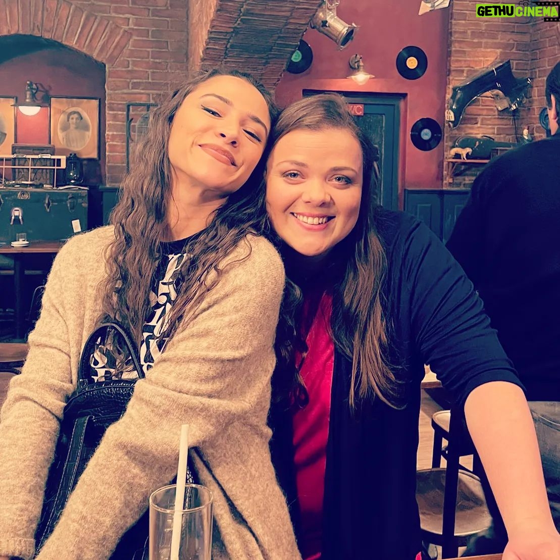 Lucie Polišenská - 13.2K Likes - @evabureshsalvatore Po dlouhé době jsme se konečně potkaly.😘 Už ne jako Julča a Týna, ale jako Eliška a Vicky. Evi, snad se budeme potkávat častěji tam u vás v Báááru.😁😁😁