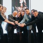 Lucie Šafářová Instagram - Je pokřtěná. 🤩 doufám, že se vám bude číst tak pěkně, jak se mě dávala dohromady s celý týmem @bezfrazi ! #6 #křest #kniha #plna #pribehu #dekuji #booklaunch #party @tomasplekanec
