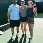 Lucie Šafářová Instagram - Poprvé na turnaji v jiné roli s @canalplussportczsk .🎤📺 Po 4 letech na kurtu trénink #teambucie a dlouhý rozhovor s Beth pro Advantage!🎾 Na ten se brzy můžete těšit! Poprvé týden bez dětí s @tomasplekanec. 😇 To bylo asi nejtěžší. Ještě, že mám nej babičku a tetu na světě! 🙏🏻🙏🏻 Naspala jsem 100000hodin a nikdo mě nebudil, to byl pecka! No a teď zase zpět do reality! 😁 #dubaj #emiraty #turnaj #kamosi #rozhovory #studio #fajnparta First time on tournament in a different role. 🎤📺 Great to see old friends! 🙃 Had a blast on the court as #teambucie and long interview with @matteksands full of laughter! (As always) First week without kids, that was tough and great as well! So much sleep! 😁 So now it’s time to go back to reality again! 😅 #dubai #emirates #tournament #fun