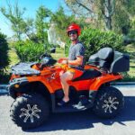Lucie Šafářová Instagram - Všechno nejlepší všem tatínkům!🥳 @tomasplekanec děkujeme, že tě máme! Tolik akce, výletů, stejků, jízd na kole, na lyžích, na lodi, na koloběžkách, na bruslích, v bazénu, na tenise, na badmintonu, na pinecu, na horách, na pláži, v lese…1,2,3,4 děti, nikdy s tebou není nuda! 🙃😁 40tka na krku, tak co dodat? Udrž tempo! 😘😘 Předehnat dědu Milana bude těžký! 🤣 #milujemetě #rodina #nejtáta Happy father’s day!!!
