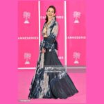 Lucie Lucas Instagram - Ce week-end j’étais au festival @canneseries pour presenter la série Cannes Confidential que nous avons tourné cet été avec les sublimes @instashym et @imjamiebamber , réalisée par @camille_delamarre et que vous pourrez bientôt voir sur @tf1 ✨ Excitation de présenter cette nouvelle série internationnale dont on est très fiers, joie de constater le super accueil qu’elle a reçu auprès de la presse et des spectateurs, bonheur total de retrouver une équipe que j'affectionne autant...mais aussi immense fierté de présenter officiellement ma fille aînée Lilou sur le pink carpet ❤️🙏 Je me sens profondément chanceuse de pouvoir passer des moments privilégiés en tête à tête avec chacun de mes enfants, qu'ils comprennent mieux mon travail et qu'ils apprennent le monde autrement qu'à l'école... Et pour nous le voyage ne fait que commencer… Après avoir prit le train pour Cannes pendant 12h nous voilà reparties pour l’Italie, 2 pays 2 ambiances... Ce ne sera pas pour des vacances ni pour des paillettes mais pour des aventures solidaires que nous vous partagerons bientôt 😉🤗 Des bisous les copeines 😚✨❤ #cannesseries #festival #cannes #pinkcarpet #cannesconfidential #serie #tv #tf1 #voyage #solidaire #italie