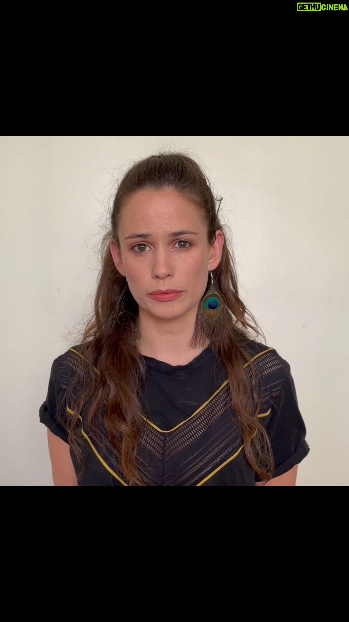 Lucie Lucas Instagram - Pâques c’est la célébration de victoire de la vie sur la mort... Joyeuses fêtes les copeines 🙂 Vidéo de @partager_cest_sympa 🙏 @soulevements.de.la.terre