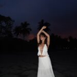 Lucie Rhéaume Instagram - Happy hour o’clock.🍹 Bien arrivés à notre dernier « spott » du voyage, aka Puerto Princesa! Vous êtes nombreux à nous avoir mentionné de passer cette ville, mais il s’agit du seul endroit qui était près de notre itinéraire où il est possible de nager avec les requins baleines de manière éthique et j’en RÊVE depuis des années donc on avait pas le choix de faire le détour.🐋🦈 Plus d’infos sur l’itinéraire à venir dans un recap complet mon Vlog sur ce trip.🎥 📍Hôtel: The Funny Lion Puerto Princesa (@thefunnylionpuertoprincesa) 👚Outfit: Girl Crush (@girlcrushgang)