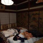 Lucie Rhéaume Instagram - Une nuit dans le temple bouddhiste Rengejo-in Shukubo de Koyasan (save pour ton futur voyage au Japon!).🪷 📍Perché dans les montagnes mystiques de Wakayama, Koyasan est un sanctuaire de tranquillité et le berceau du bouddhisme Shingon. Poser le pied à Koyasan, c’est poser le pied dans un univers où le temps semble suspendu, offrant un espace sacré où l’âme peut s’élever et se reconnecter à sa nature véritable. Ferais-tu le détour par ce petit village lors d’un futur voyage au Japon?🇯🇵 1- Ma passion du thé qui est absolue comblée en étant ici 2- Lecture sur nos lits à même les tatamis 3- Le onsen du temple (aka les bains traditionnels japonais) 4 & 5 - Quelques clichés dans notre chambre que j’ai adoré 6- Déjeuner typique au temple 7- L’entrée du temple 8, 9 & 10 - Divers moments à explorer Koyasan