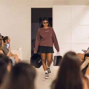 Lucie Rhéaume Instagram - Souvenirs de notre dernier défilé alors qu’on travaille comme des petites fourmies à organiser notre PROCHAIN défilé, qui aura lieu en soirée, le 2 mai prochain, à Montréal!🥹

Cette saison, @girlcrushgang et @lilunderwear.shop s’unissent  pour vous présenter un défilé 100% local, mettant en scène nos collections SS24. C’est une opportunité de voir nos dernières créations en primeur, mais aussi de magasiner des nouveautés avant même leur sortie officielle. Joignez-vous à nous pour la parfaite soirée de girls mémorable - cocktails, magasinage, rencontres et mode….Can it get any better? I don’t think so.🦋Places limitéee, billets disponibles via le site web de Girl Crush.💌

📸: @fredcl
