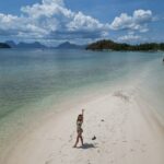 Lucie Rhéaume Instagram - Postcards from paradise.💌 De retour de mes vacances de rêve aka du repos TRÈS nécessaire avant le mois qui m’attend! Au menu: 1. Journée annuelle E-Influence ce vendredi le 31 mai.💻 2. Mini-tournée estivale Girl Crush x Moonday du 3 au 7 juin: Québec, Chicoutimi, Baie-Comeau, Sept-Îles, Rimouski - WE’RE COMING.🚌 3. Roadtrip au Saguenay weeheee.🗺️ 4. Festival Mural yeeehaw🤠 5. Hopefully des week-ends de campings et des moments avec les copains au travers tout ça.👯‍♀️ À quoi ressemble ton mois de juin toi?🤞🏼