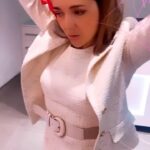 Lucie Vondráčková Instagram - Otázka: Z kterého filmu je písnička?:) Jednoduché hlavně pro nás, přestárlé pamětníky samozřejmě…:)) @chantall.sk @chantall.cz