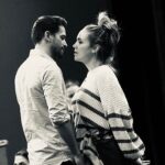 Lucie Vondráčková Instagram - A tento týden už Vánoční zázrak 🎼❤️ @roobert.urban bert.urban @peterpecha @jakubkohak10 @aleshama73 @borekslezacek @rosakjan @divadlo_broadway