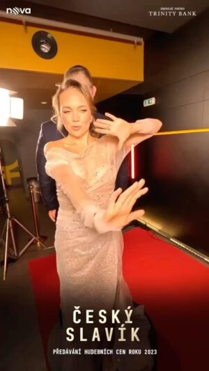 Lucie Vondráčková Instagram - Vždycky usměvavá @lucievondrackovaofficial a její božský outfit! #ceskyslavik #ceskyslavik2023