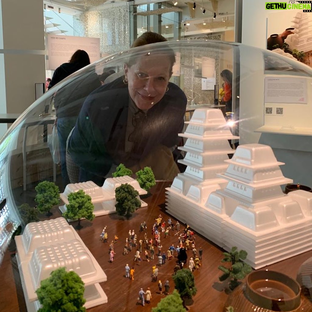 Lucinha Lins Instagram - Japan House, exposição de miniaturas de Tasuya Tanaka.