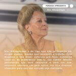 Lucinha Lins Instagram - Conheçam a Sra. Albuquerque, a nossa personagem da semana em #PerdidaApresenta. ✨ Ela é uma mulher que definitivamente tem muito a dizer, mas será que está preparada para as reviravoltas que a chegada de Sofia irá trazer? #PerdidaOFilme 13 de Julho nos cinemas. Consulte a classificação indicativa.