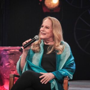Lucinha Lins Instagram - Este sábado estarei no programa Altas Horas! Foi uma delícia participar. Nao perca 😉