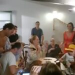 Lucinha Lins Instagram - Compartilhando um pouco da nossa farra de Natal com vocês! Uma das celebrações mais importantes pra mim. A desse ano foi especial e muito alegre. Até a família pede para cantar “história de uma gata” 😄