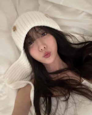 Luda Instagram - 모자 이렇게 쓰면 엄마한테 혼남