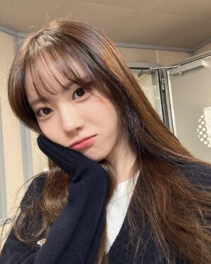Luda Instagram - 즐거운 명절 보내세요🫶
