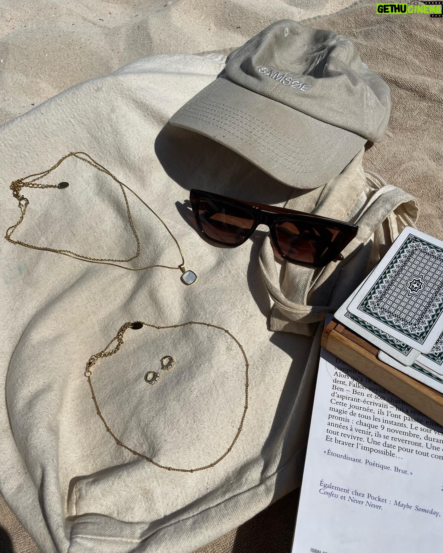 Ludivine Reding Instagram - CONCOURSđ Pour souligner le dĂŠbut de lâautomne, jâai eu envie de vous gâter avec un petit concours en collaboration avec @twentycompass ! đ Ă gagner: une carte cadeau de 200$ valide sur tous les bijoux de ma collection Ludivine X Twenty Compassđ¤â¨ Pour participer, aimez, enregistrez ce post et suivre le compte de @twentycompass, tout simplement! âşď¸ Le concours se termine le 12 octobre Ă 23h59 et le.la gagnant.e sera annoncĂŠ le 13 octobre. Bonne chance xxx