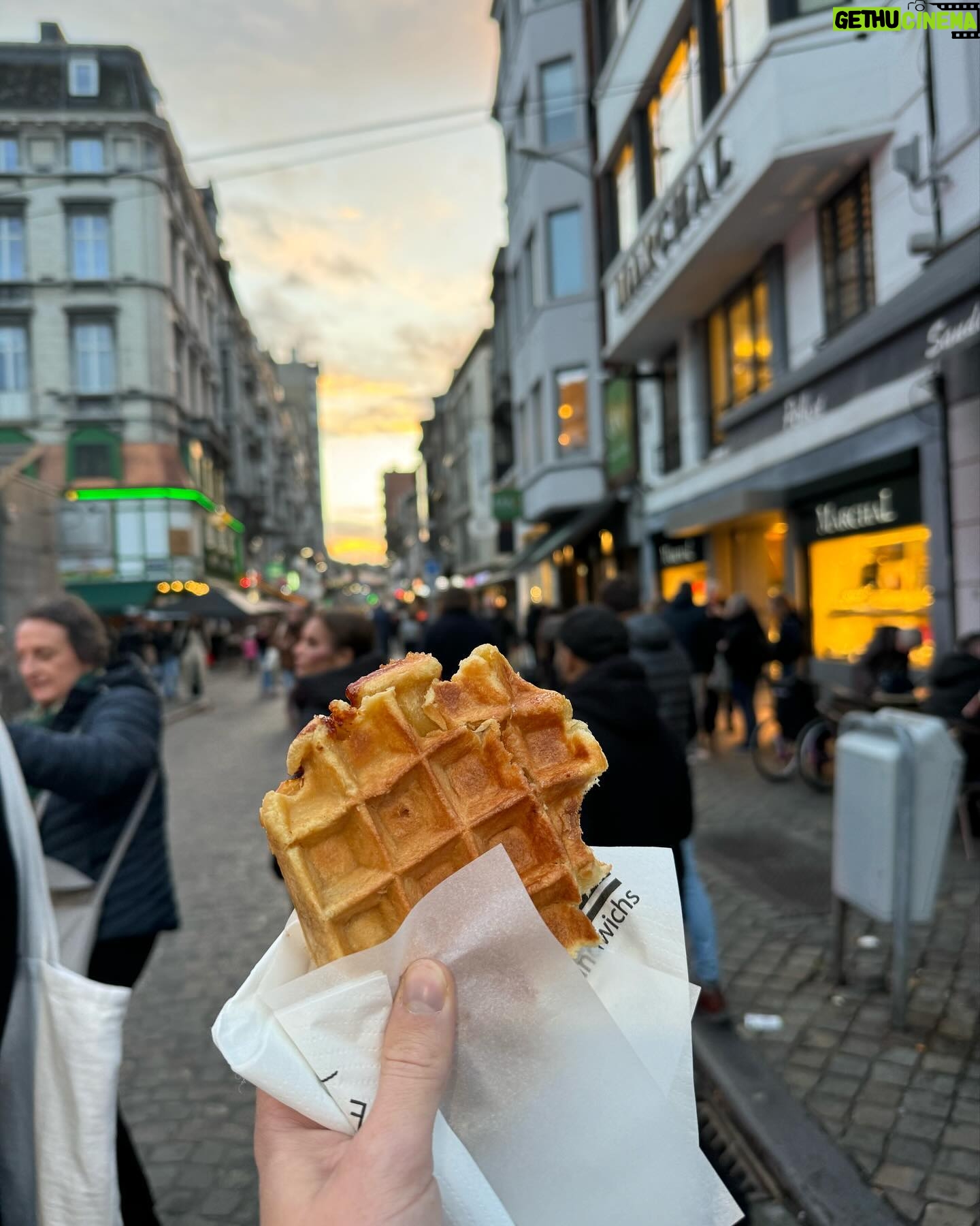 Ludivine Reding Instagram - Quelques clichés d’une semaine en tant que Jury du @fifcl à Liège 🇧🇪🥂
