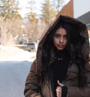 Ludovica Nasti Instagram - aria di cortina..❄️🤎

📸: @ed_fish3 
press office: @hollywoodcommunication
