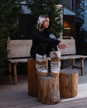 Ludovica Nasti Instagram - 🤎❄️🌙

📸: @ed_fish3 

press office: @hollywoodcommunication