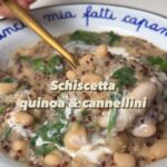 Ludovica Gargari Instagram - Questo non è un piatto unico, è IL piatto unico da portare in ufficio o all’università ma aspetta la fine perche anche lì non è male 🤭👌🏻 il kefir è facoltativo ma è un boost di #probiotici che questo periodo fanno benissimo per le difese immunitarie qb olio sale e pepe 1 rametto di salvia 1 rametto di rosmarino qb paprika dolce 40 ml kefir 50g spinacino 70g quinoa gia cotta 100g fagioli cannellini ripassate i fagioli con olio paprika rosmarino e salvia . aggiungete sale e pepe e poi la quinoa gia cotta, lo spinacino e il kefir alla fine #healthyrecipes #zuppe #ricettedellanonna #piattounico #schiscetta