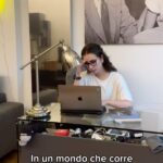 Ludovica Gargari Instagram – in un mondo che corre, che ci vuole sempre sul pezzo  sempre perfetti, ma autentici…Quando senti il peso di “dover essere” prendi il tuo tempo e rallenta. Ricorda che vali a prescindere, per il bene che vuoi a te stess* e al mondo in cui vivi.
La lentezza è uno dei valori fondamentali che ci riportano ad un ritmo di vita sostenibile e umano; Che mette al centro la persona, i bisogni. 
In questo periodo dove siamo tutti “iper connessi” ci sentiamo tutti piu divisi . 
Nei media, in realtà si chiude spesso le possibilità del dialogo, perché con la scusa degli errori altrui, predomina l’abitudine di screditare rapidamente l’avversario.
E ci sentiamo piccoli e soli. 
L’enciclica di Papa Francesco sulla Fraternità ci aiuta a ritrovare il senso di comunità, “i media possono aiutare a farci sentire più prossimi gli uni agli altri; a farci percepire un rinnovato senso di unità[…] Possono aiutarci in questo, particolarmente oggi, quando le reti della comunicazione umana hanno raggiunto sviluppi inauditi. In particolare internet può offrire maggiori possibilità di incontro e di solidarietà tra tutti, e questa è una cosa buona.”

Questi stessi media oggi mi hanno permesso di partecipare ad una giornata internazionale come questa del #Behuman dove siederò al tavolo Digital insieme ad amici e colleghi internazionali, per scrivere ✍🏻 insieme. la CARTA DELL’UMANO 🌍 

 Rallentiamo e amiamoci tutti un po’ di più ❤️

SCRIVIMI LA TUA PAROLA PER INTERPRETARE E INTEGRARE IL CONCETTO DI FRATERNITÀ 

@fondazionefratellitutti #fratellitutti2024 #behuman
@laiglesiateescucha